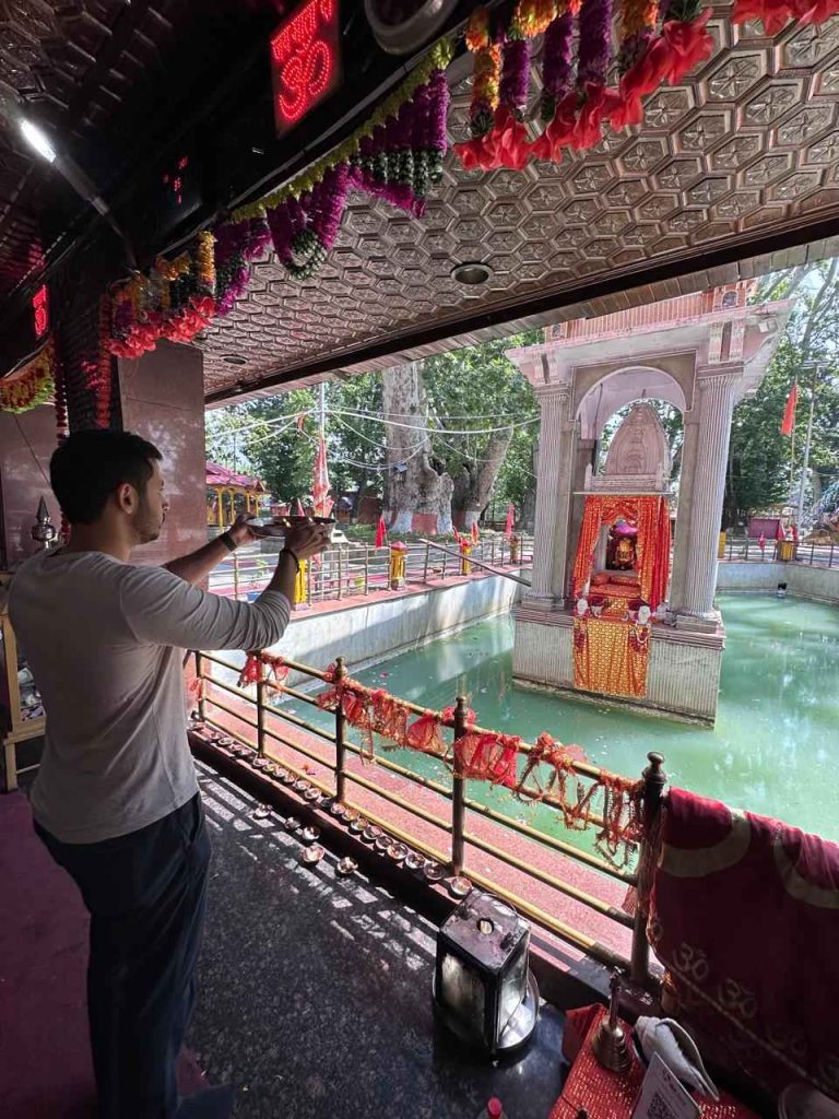Arhan in mandir